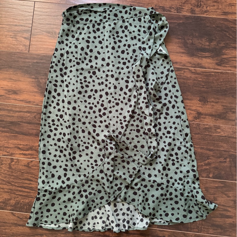 Green cheetah print wrap skirt